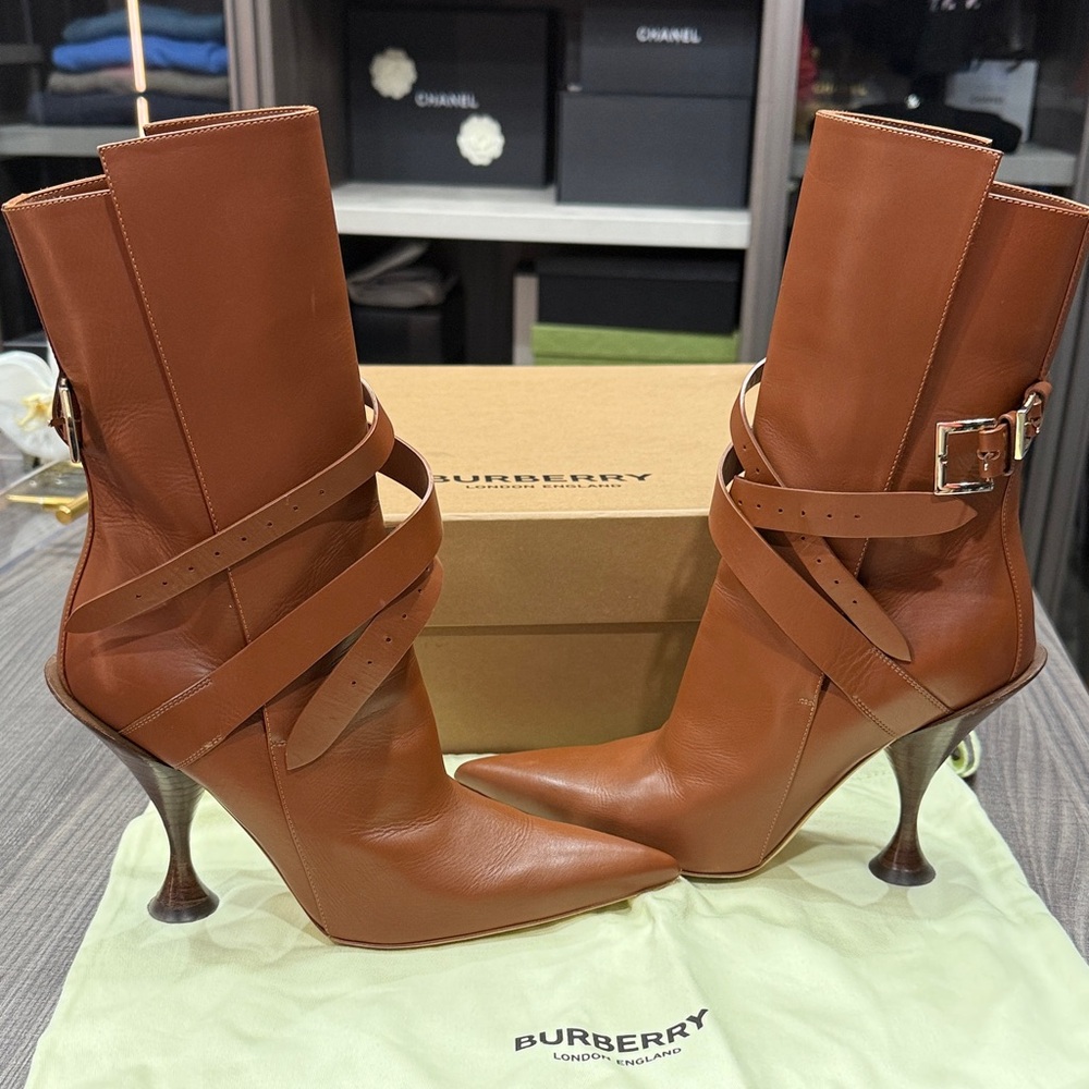 Burberry Tan Heeled Leather Boots